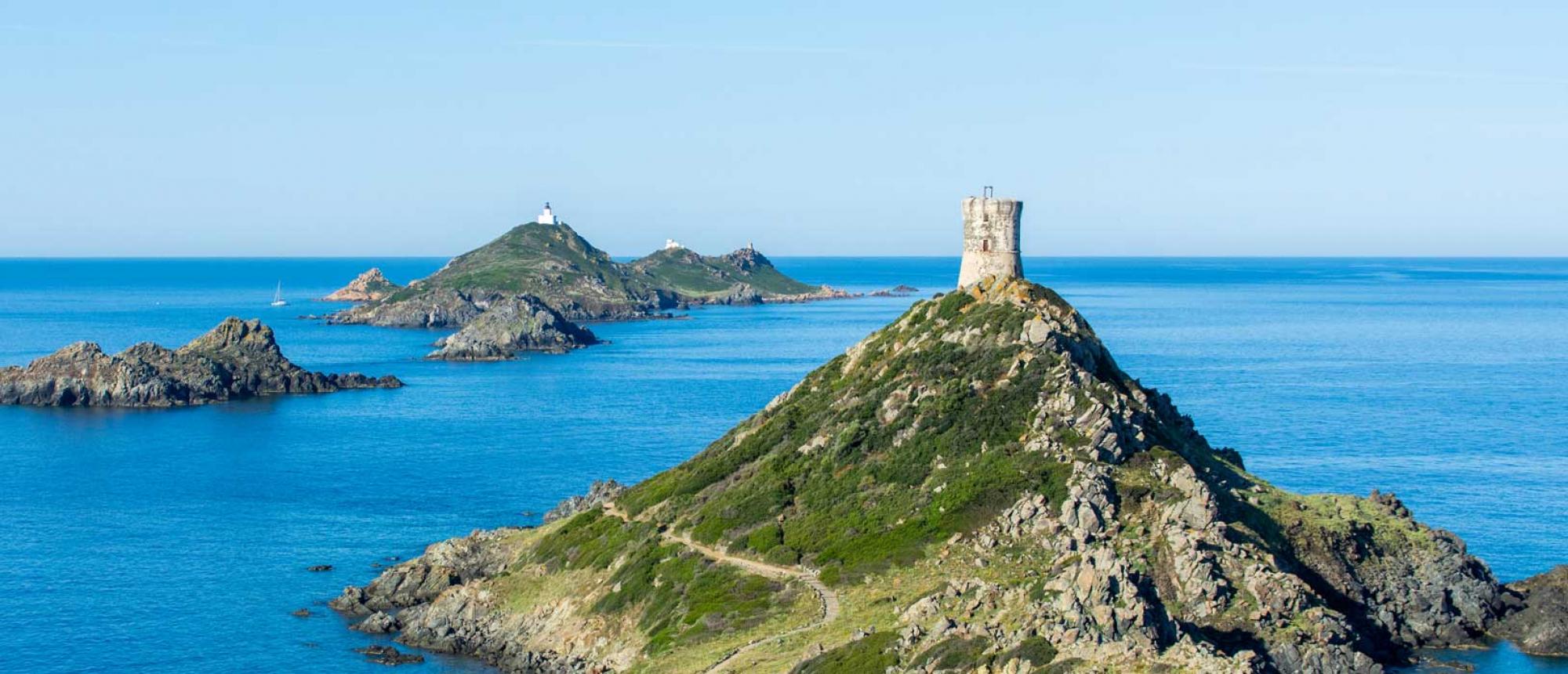 Panorama sur les îles sanguinaires à Ajaccio, en Corse du sud