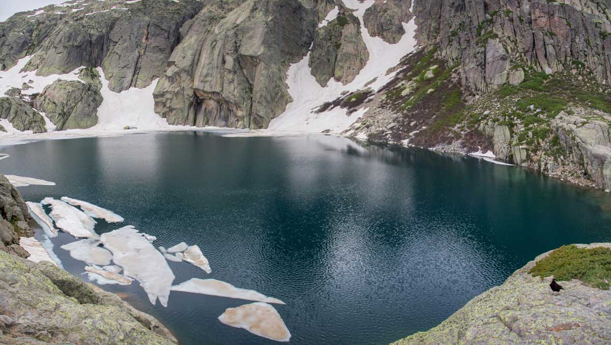 Glace sur le Lac de Capitello - Janvier en Corse