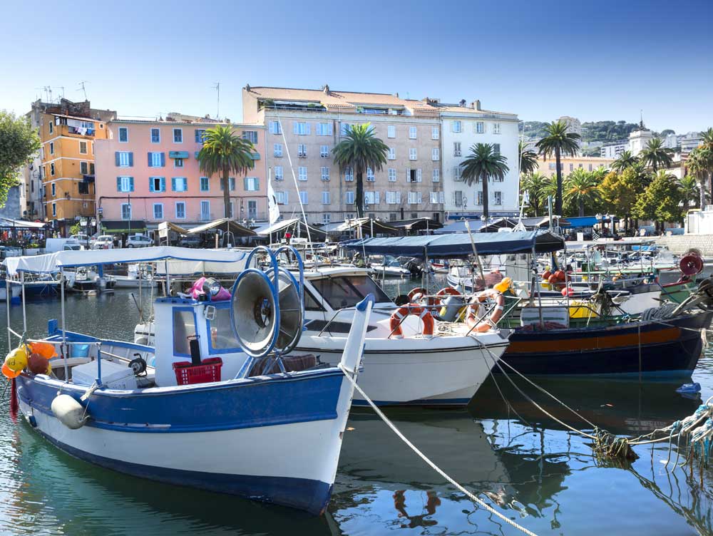 Port Tino Rossi situé dans le centre de la ville d'Ajaccio