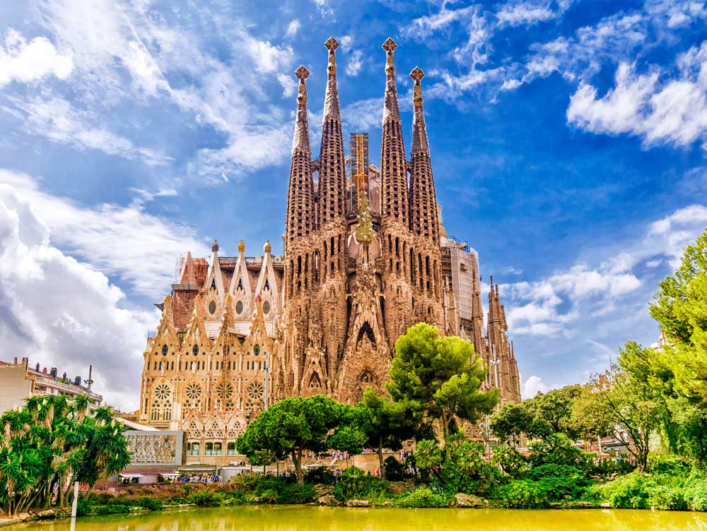 Barcelone - La Sagrada Familia de l'architecte Antoni Gaudi