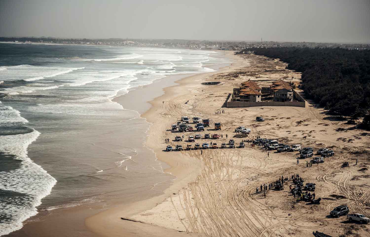 Africa Eco Race - Arrivée sur le Lac Rose de Dakar