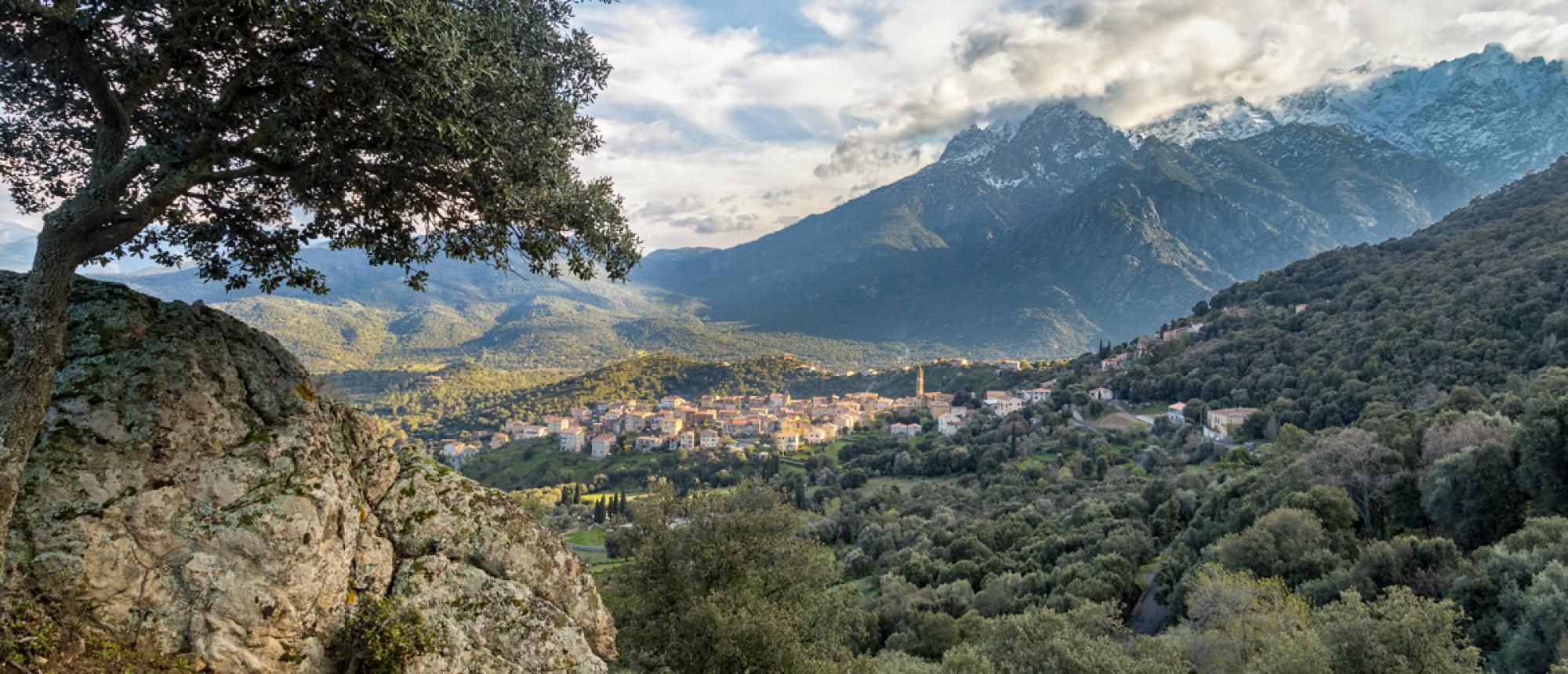 Village de Moltifao en Corse au mois de février