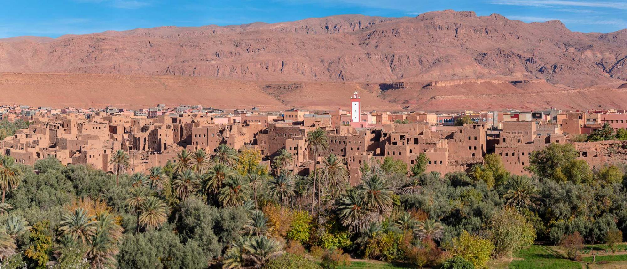 Kasbah à proximité des Gorges du M'Goun dans la vallée se roses