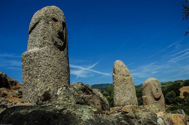 Les statues menhirs de Filitosa, près de Propriano en Corse du Sud