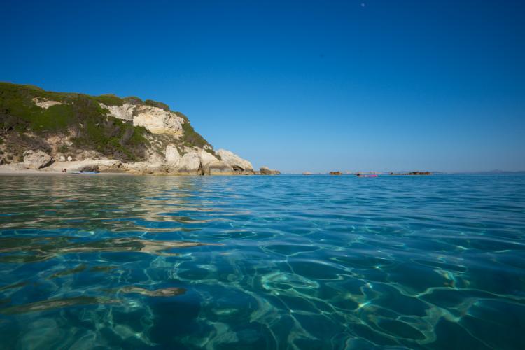 Plage du Petit Sperone, en Corse-du-Sud