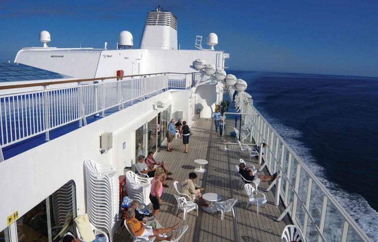 Pont promenade new ship