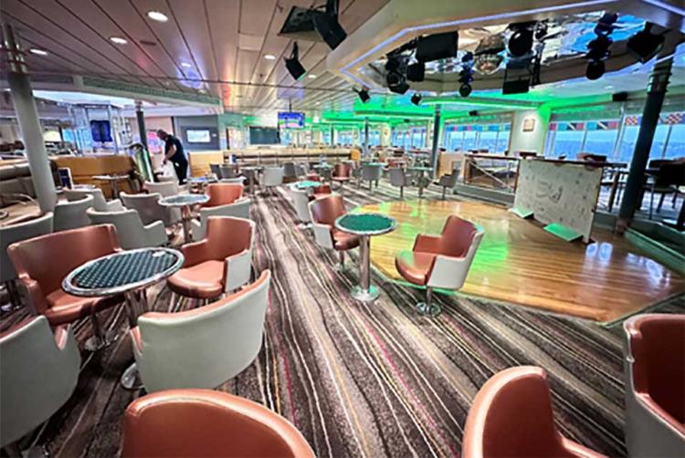 Salon bar new ship