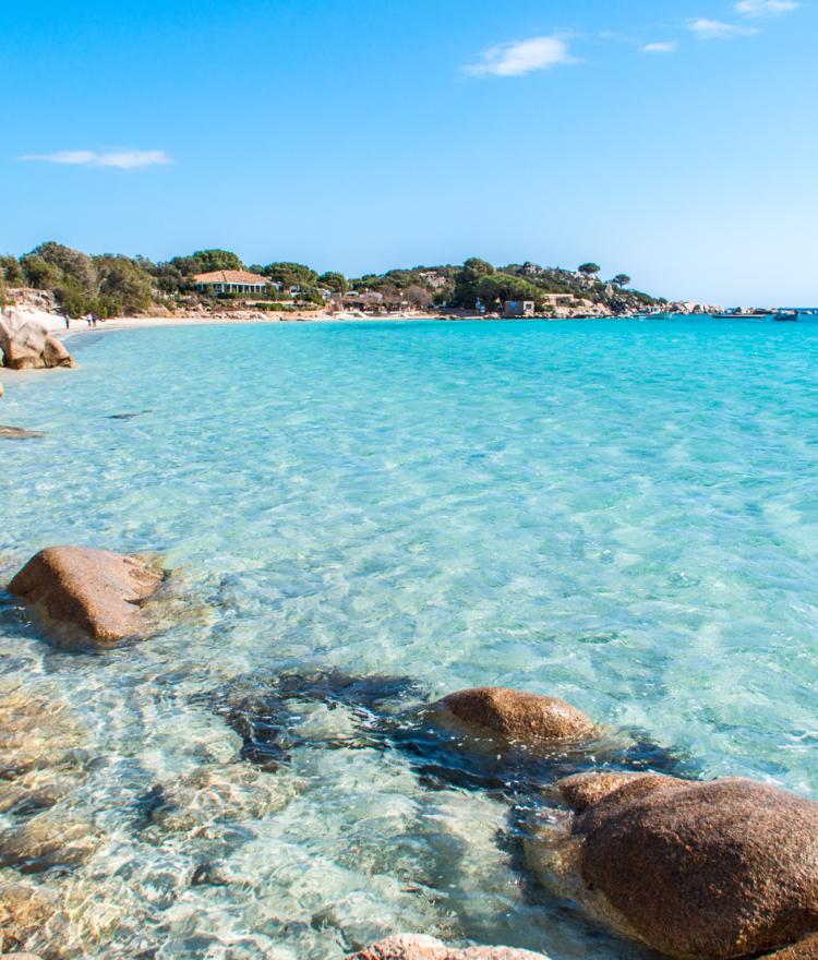 Plage de Santa Giulia, en Corse-du-Sud