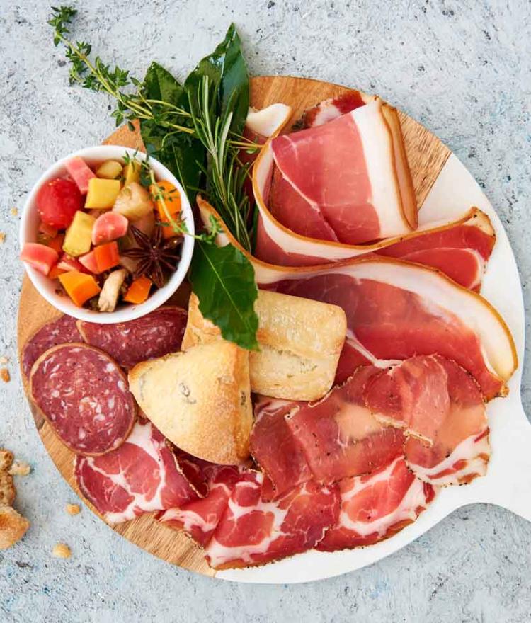 Assiette de charcuterie de l'Île de Beauté