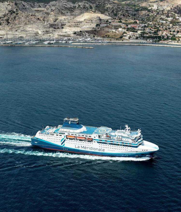 Massalia dans la rade de Marseille