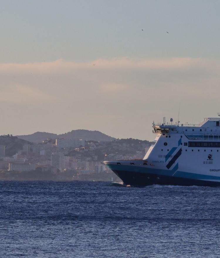 ferry baie marseille bonne mère