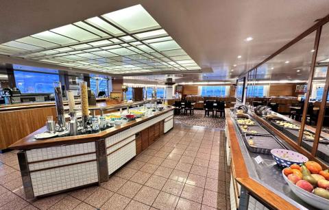 Buffets du restaurant self-service